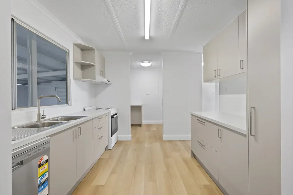 Bucasia 3 Slaapkamer Renovated to Perfection, Just Minutes from the Beach