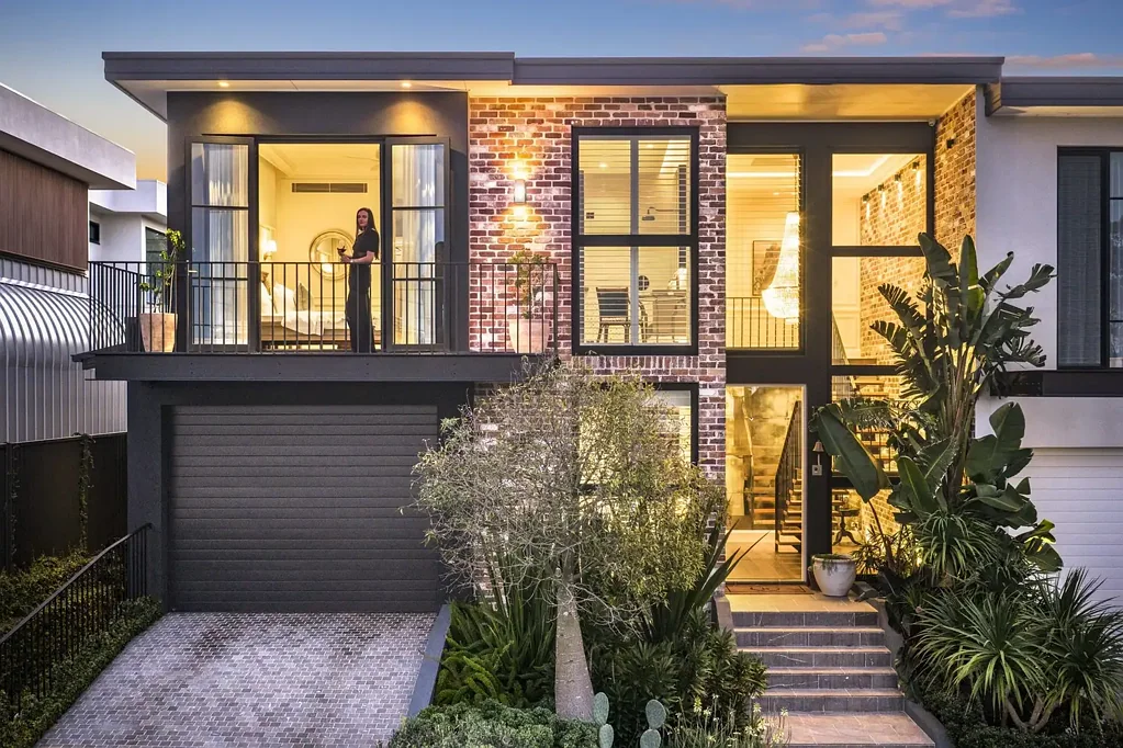 Caringbah South 4Moenga Timeless Architectural Elegance Meets Resort-Style Luxury
