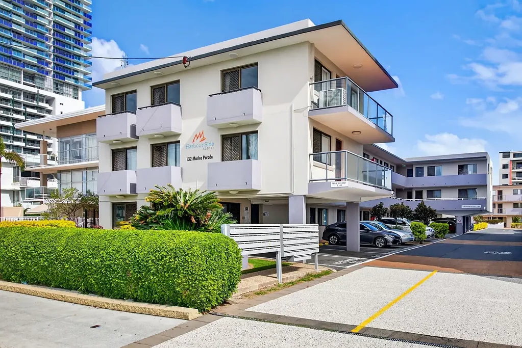 Southport Ideal Entry-Level Investment or Home by the Broadwater