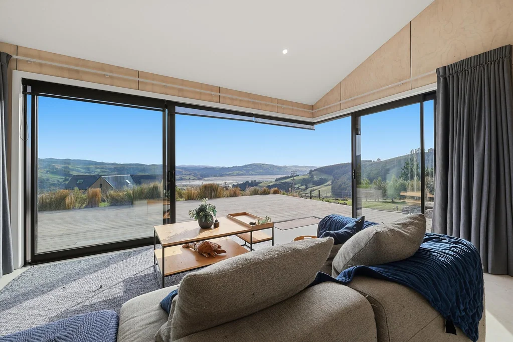 Waitati 3房  Elevated Living with Endless Views