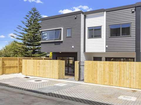 Mount Wellington 3 Bedroom Spacious Brand New Freehold Starter Home & Views!!