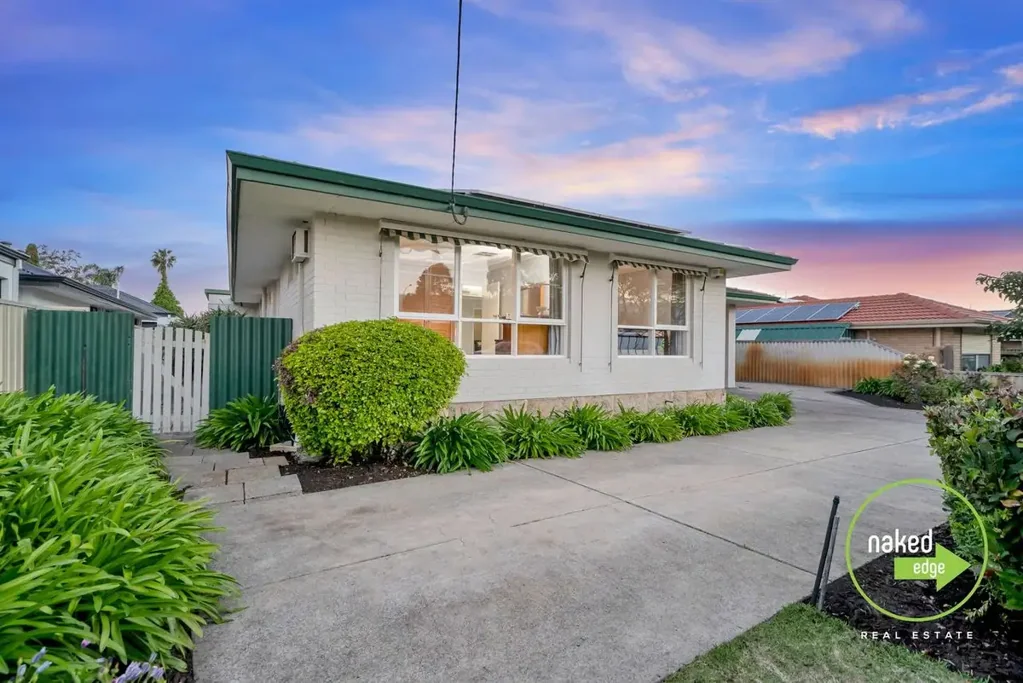 Willetton 3બેડરૂમ UNDER OFFER IN 3 DAYS - LISTING PRICE - $1,600,000