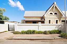 1 Pasquin Street, Glenelg North