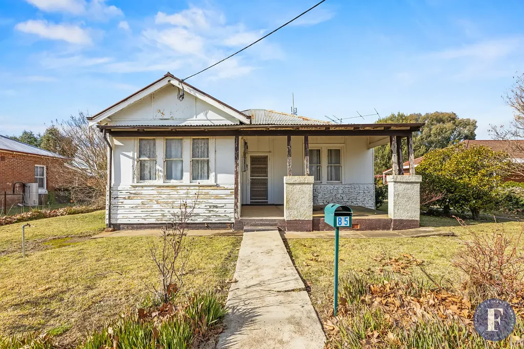 Boorowa 3 Bedroom Cottage Charm with Loads of Potential