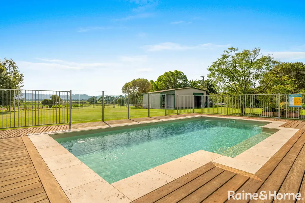 Worrigee 4Kwarto North-Facing Entertainer with Pool, Shed, and Cambewarra Mountain Views