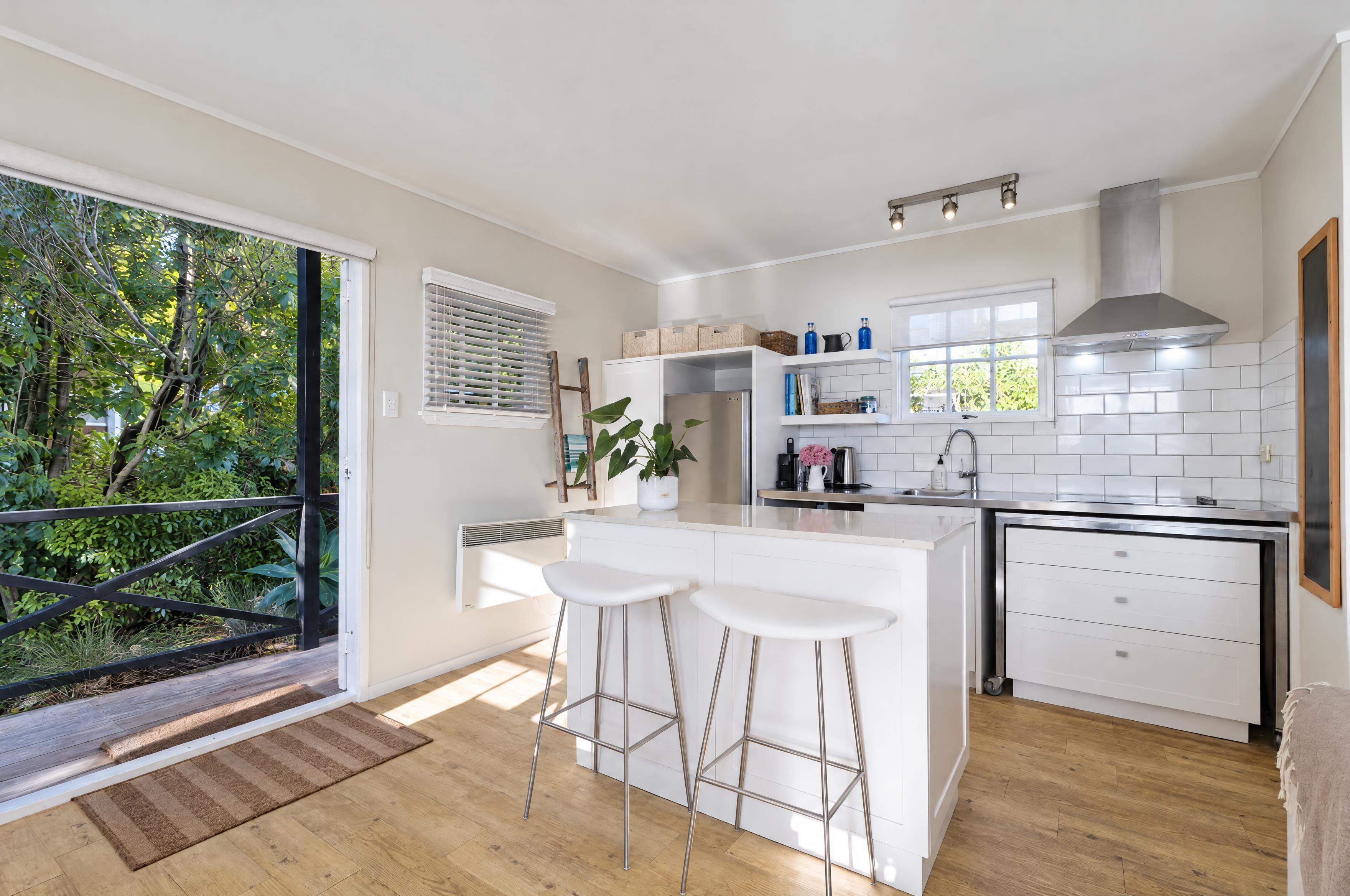 70 Burrell Road, Oneroa, photo 4