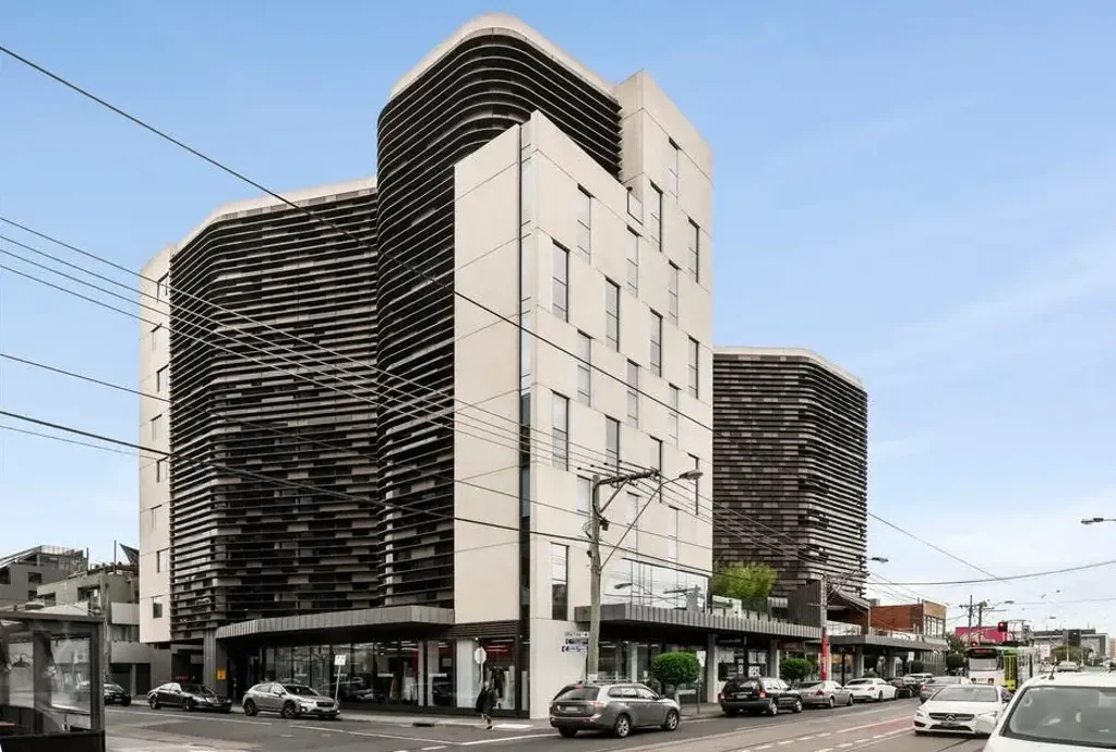 EVERYTHING AT YOUR FINGERTIPS - MOVE RIGHT IN!