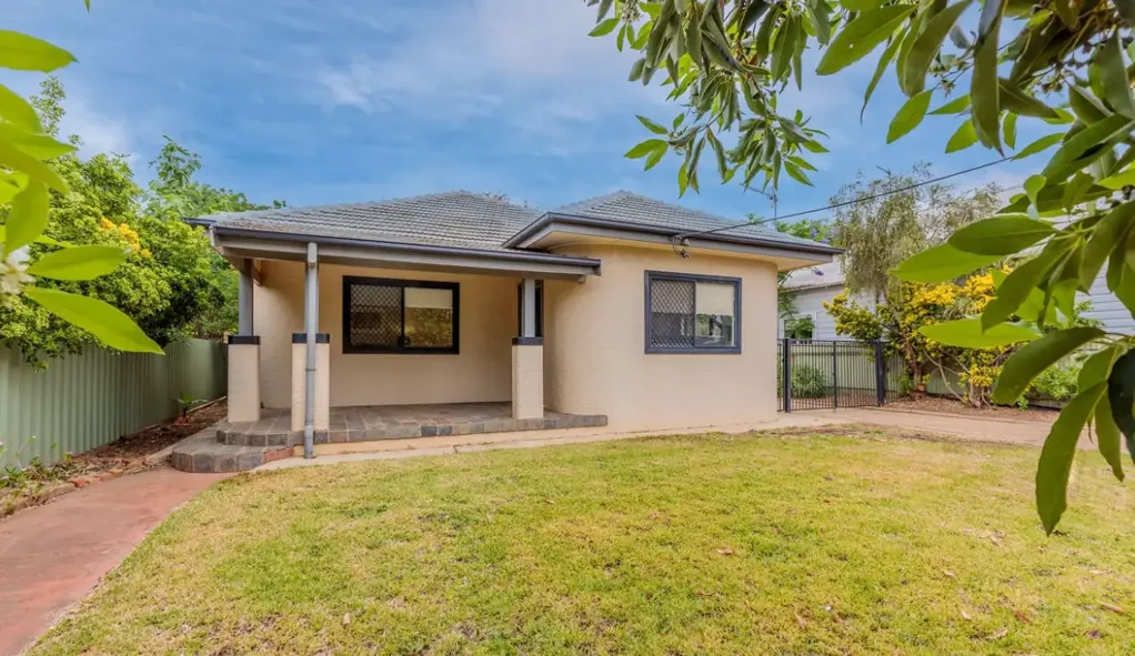 3 bedroom house close to the CBD