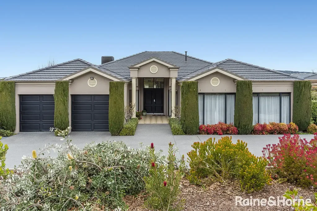 Gisborne 3ਬੈੱਡਰੂਮ Immaculate Family Retreat! - 1508m2; approx.