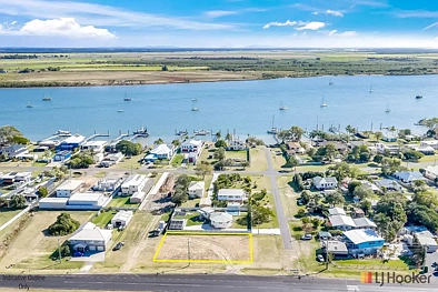 Burnett Heads BUILD YOUR COASTAL DREAM – PRIME VACANT LAND JUST MOMENTS FROM THE RIVER