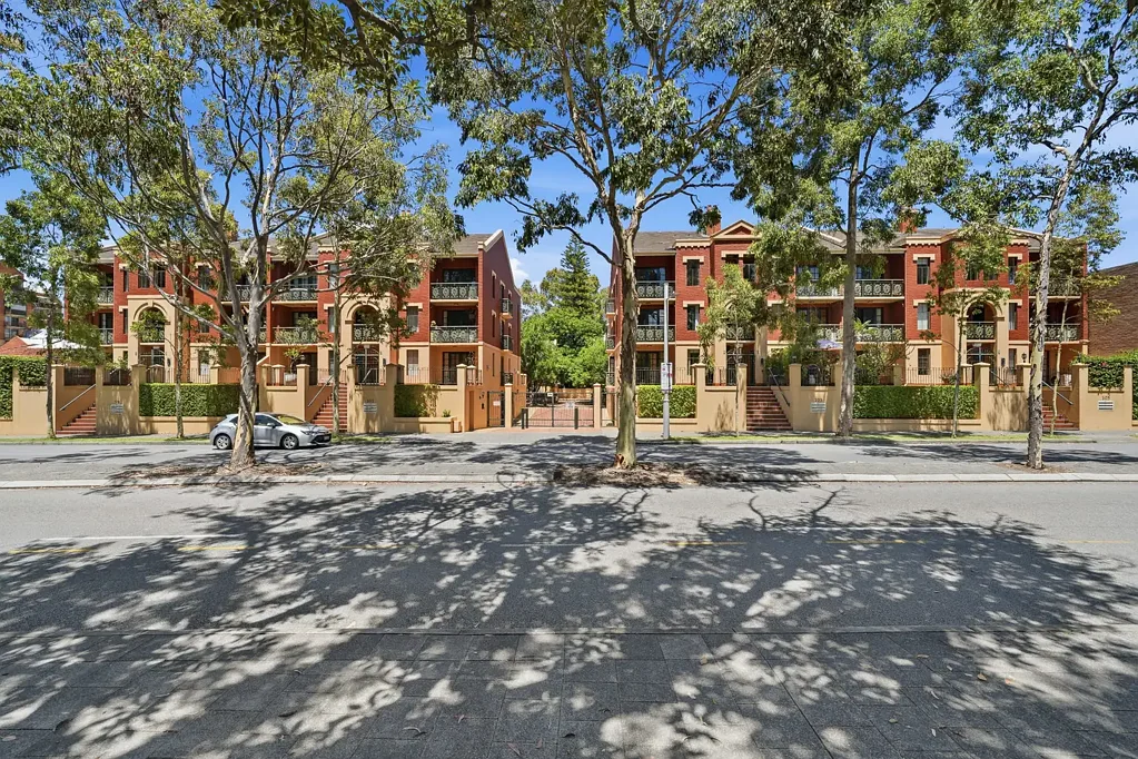 Stylish Inner-City Living, Fully Furnished!