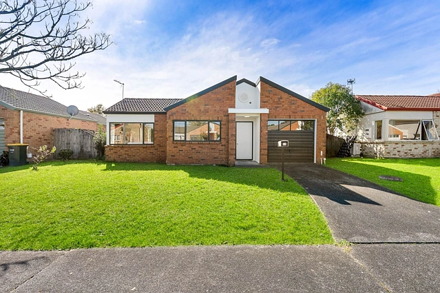 23 Kona Cresent, Henderson, Waitakere City