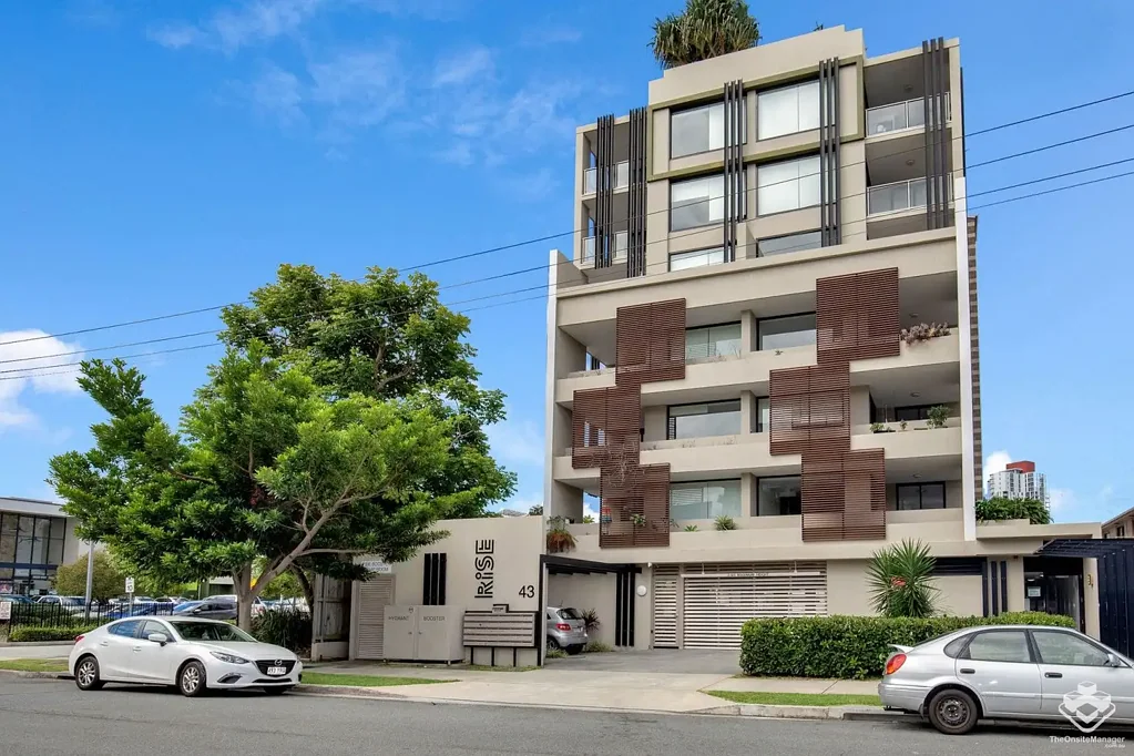 Southport 2બેડરૂમ Convenient Modern Living!