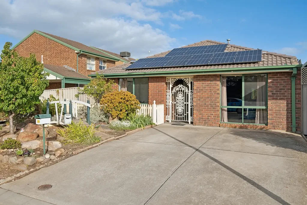 35 Arnold Drive, Mitchell Park, SA 5043