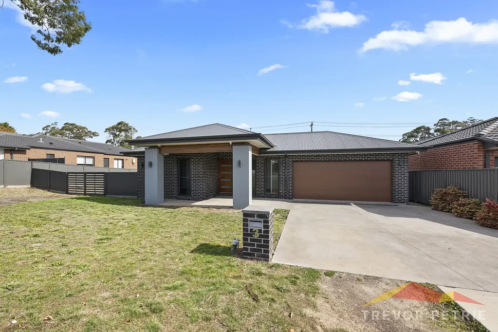 Spacious family living in a prime Mt Clear location