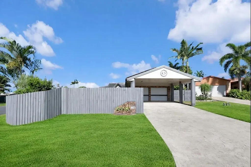 7 Hughes Street, Glenella, QLD 4740