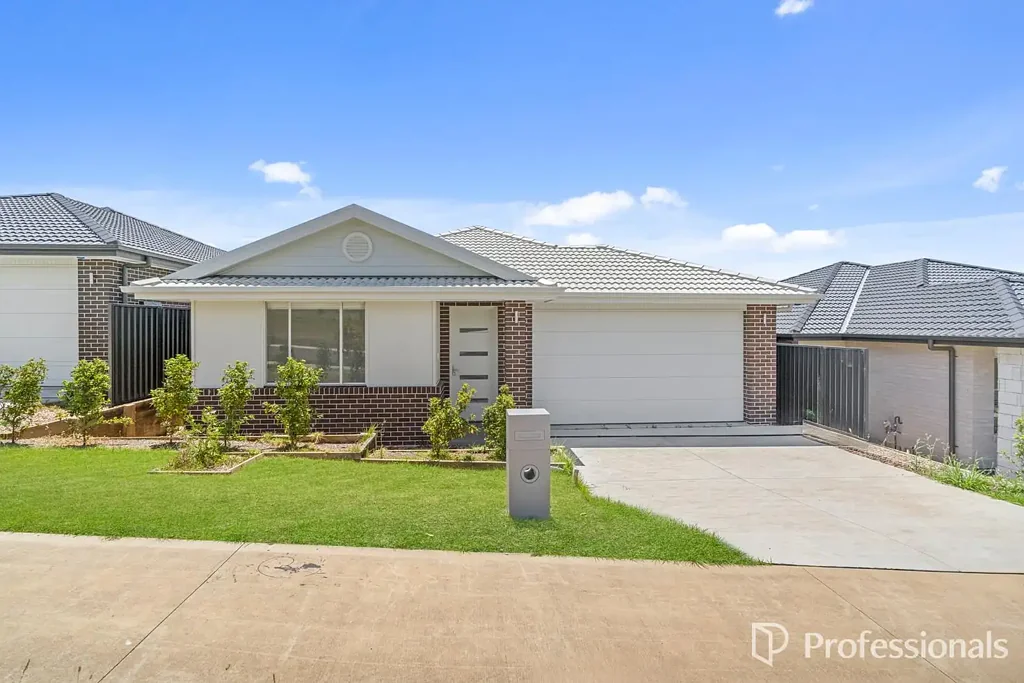 Thirlmere 4房 【全新：随时入住！】 Brand New : READY TO MOVE IN!