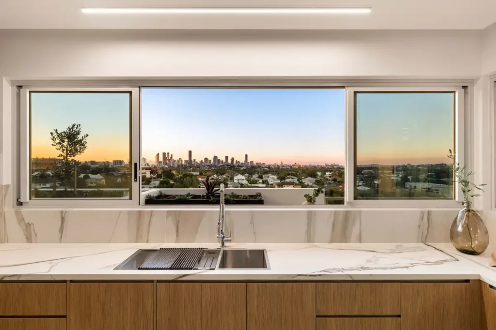 Coorparoo 4ਬੈੱਡਰੂਮ Penthouse Sky Home Boasting Unrivalled Scale and Breathtaking Brisbane Views