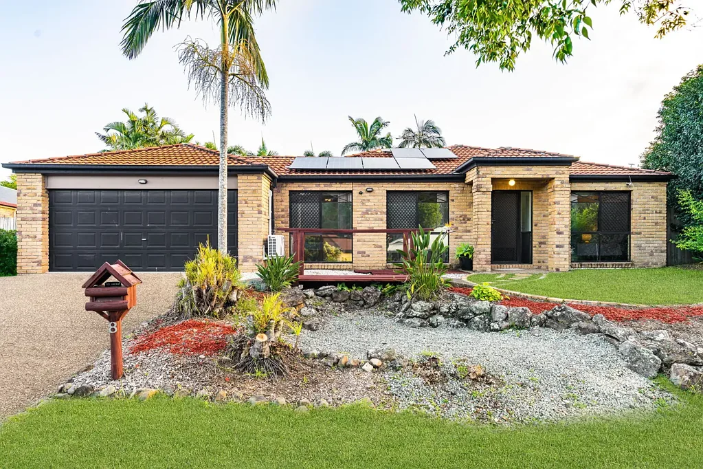 Drewvale 4 Bedroom Stylish Family Home with Pool in Stretton College Catchment