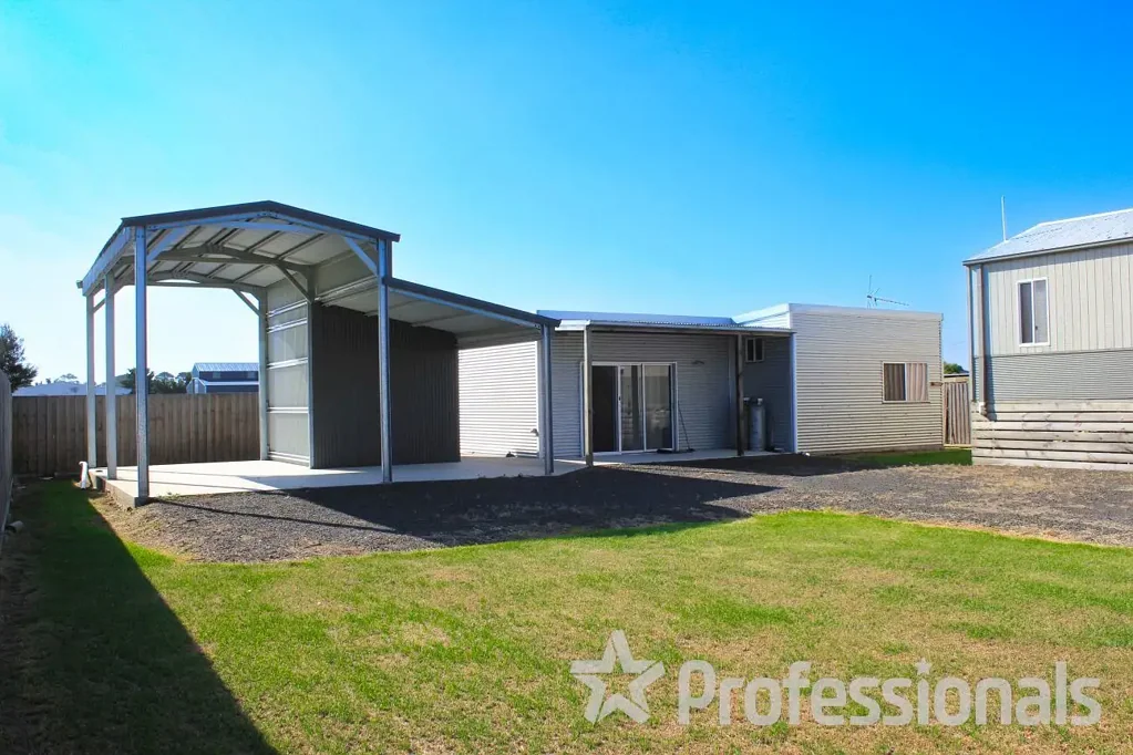 Port Albert 4ਬੈੱਡਰੂਮ PRICE ADJUST. NOW $450,000
VERSATILE 2x2-BED SELF-CONTAINED HOMES.

FAMILY ACCOMMODATION/FAMILY HOLIDAY OR COMBINATION OF SHORT TERM ACCOMMODATION