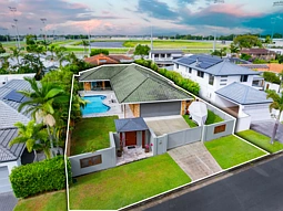 10 Daimler Drive, Bundall