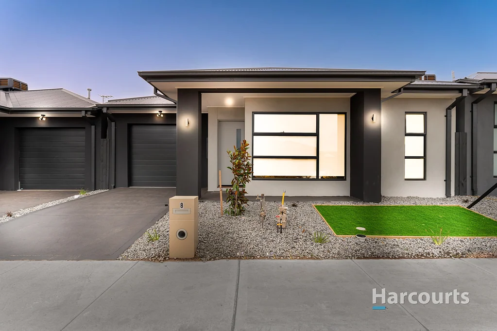 8 Nankeen Grove, Deanside, VIC 3336