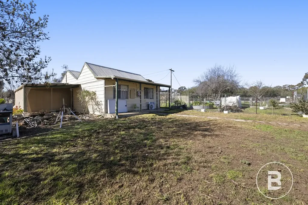 Avoca 2房  Outstanding Opportunity on Approx. 2.08 Acres – Industrial Zoning with Comfortable Residence