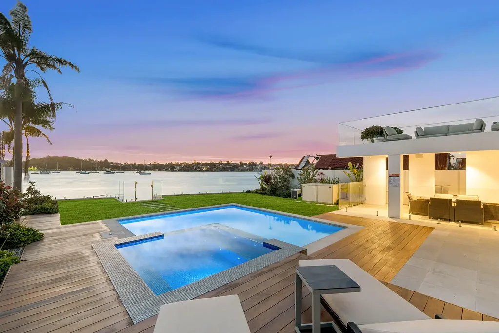 Sans Souci 5침실 Stunning, Architecturally Designed Waterfront Home