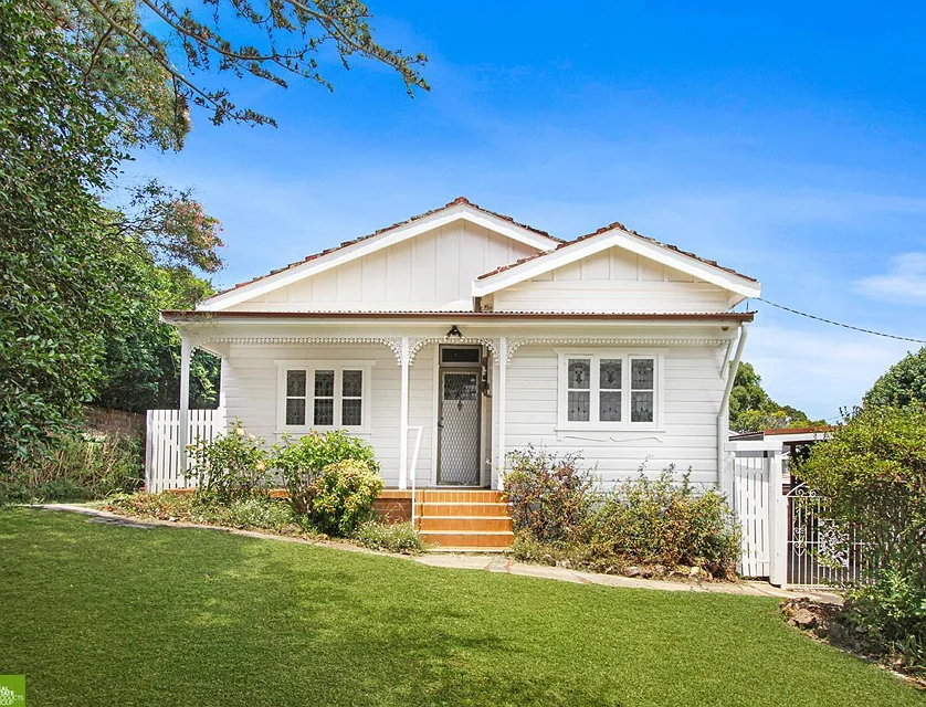 49 Woodlawn Avenue, Mangerton, Wollongong - Greater Region, 4 침실, 2 욕실, House