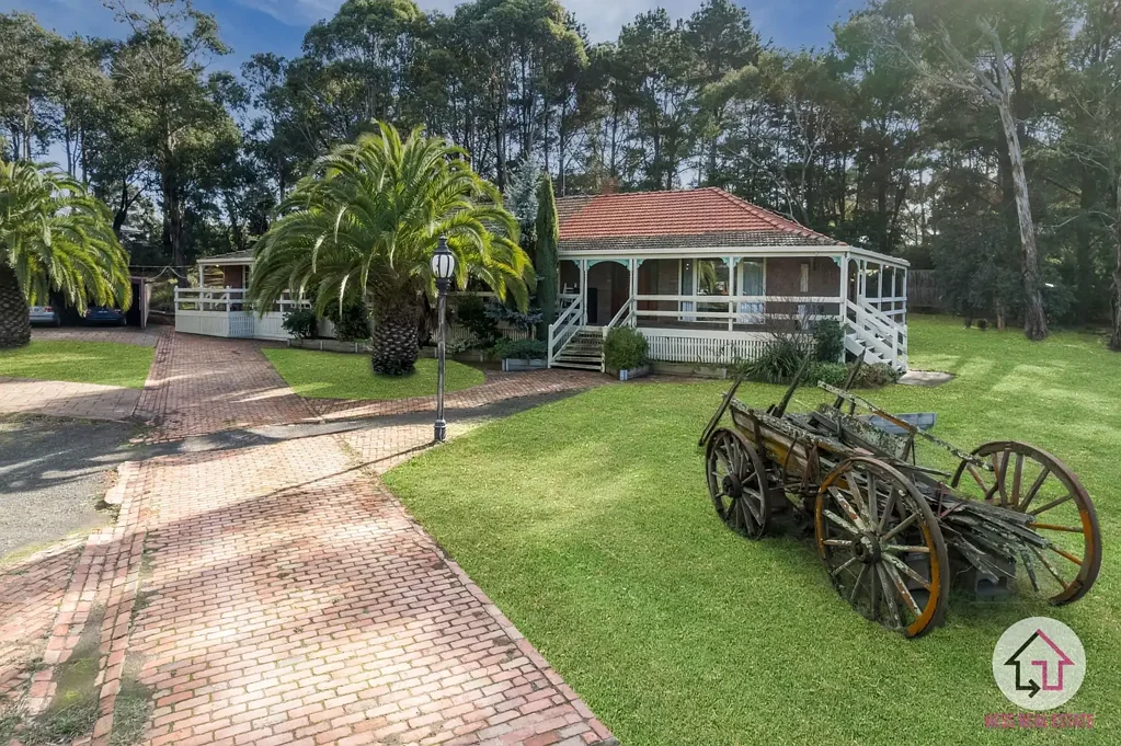 Wallan 5房  GENUINE DEVELOPMENT POTENTIAL - LARGE FAMILY HOME ON 6000 SQM. - SUITABLE FOR SUBDIVISION