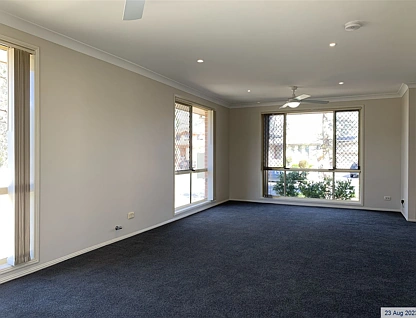 Address Withheld, Mcgraths Hill, NSW 2756, 4 ห้องนอน, 2 ห้องน้ำ, House