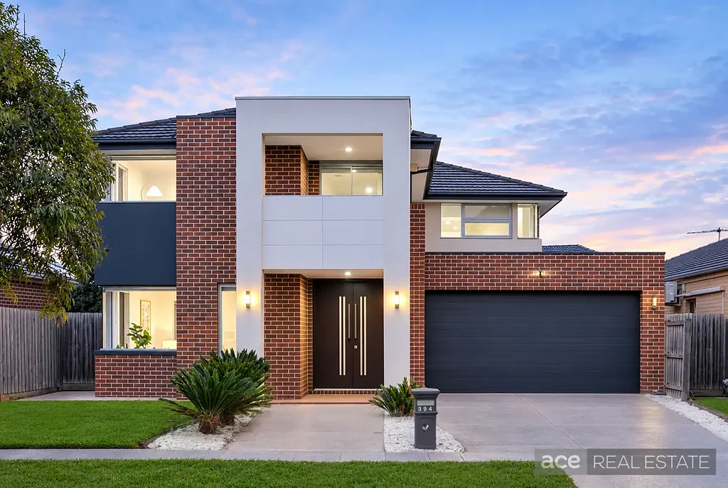Point Cook 5침실 Grand-Scale Family Luxury in the Heart of Featherbrook