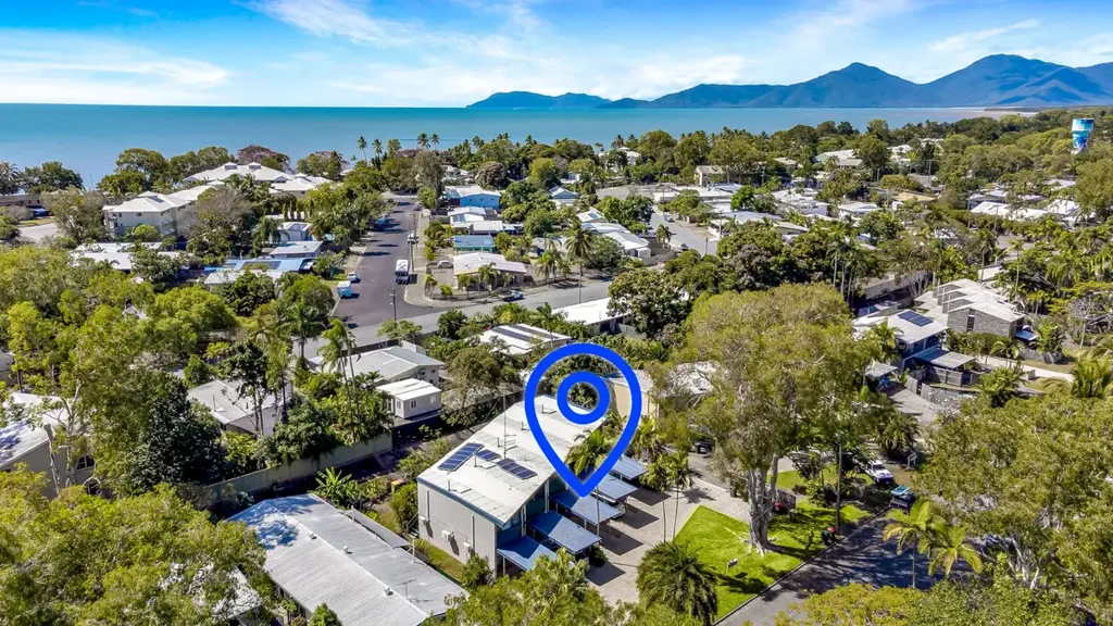 Holloways Beach 2 Bedroom Lovely 2 bedroom beach townhouse