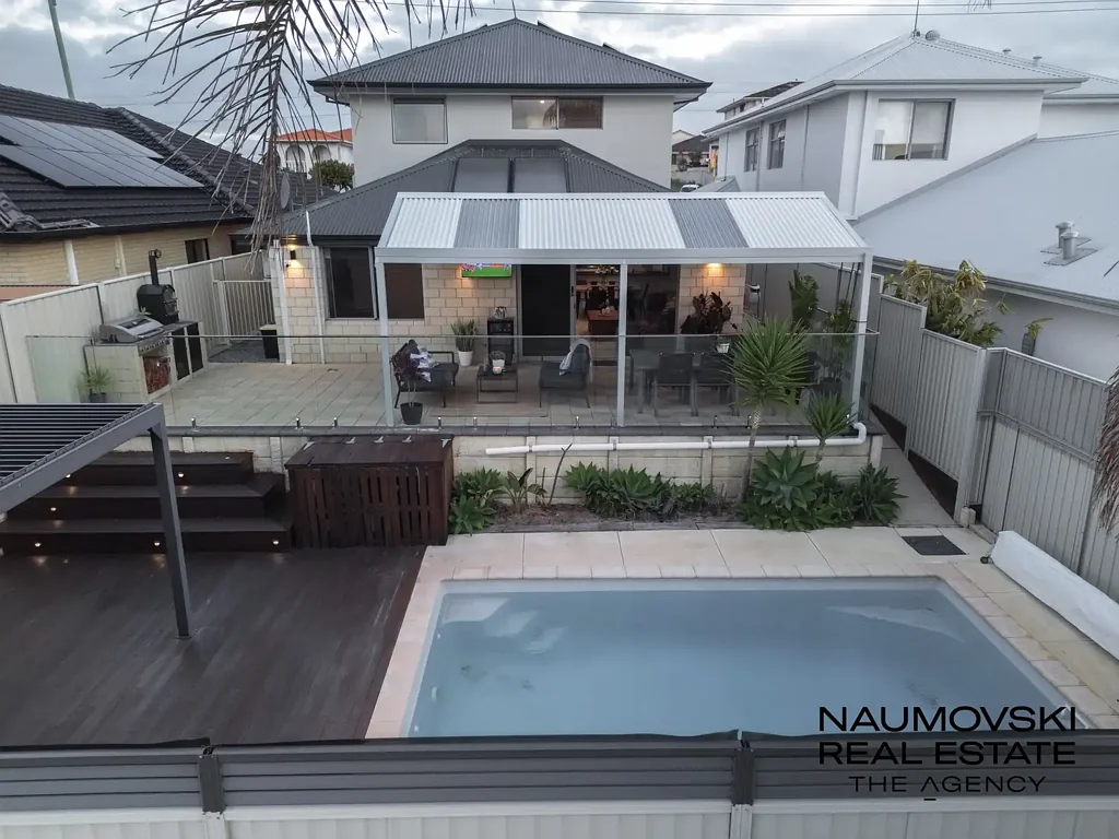 Balcatta 5Zimmer Elevated Family Luxury with Space, Style & Stunning Inland Views