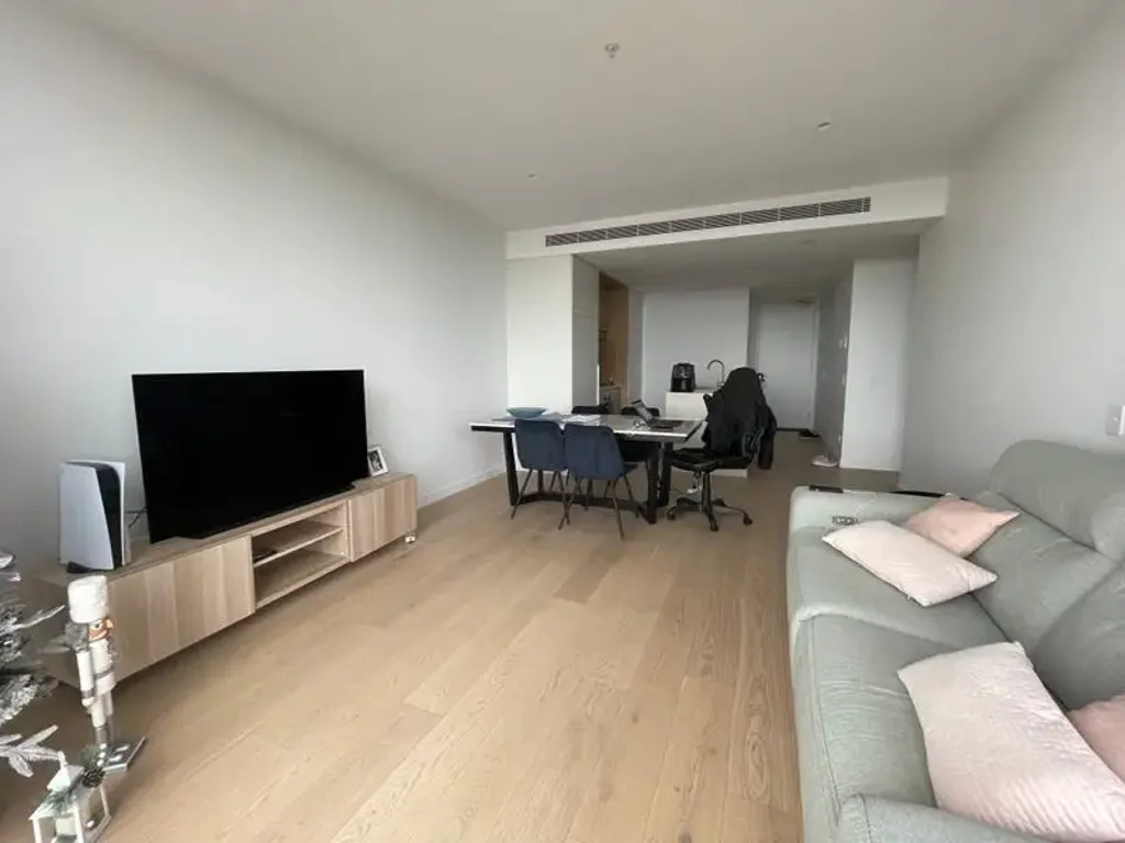 Fully furnished Apartment on Level 16, with a good view