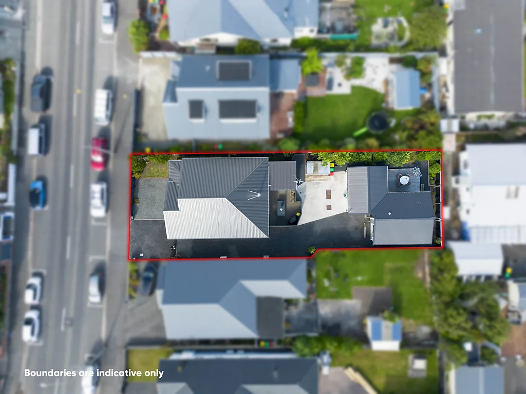 Saint Clair 5房  Two homes, one title!