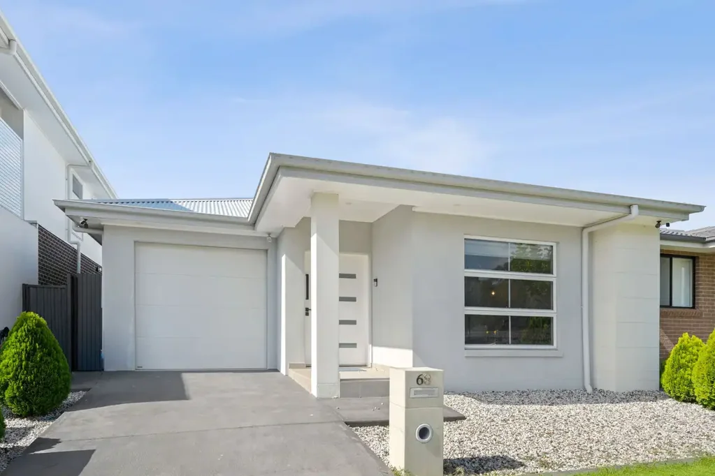 Modern Family Living in a Prime Catherine Field Location