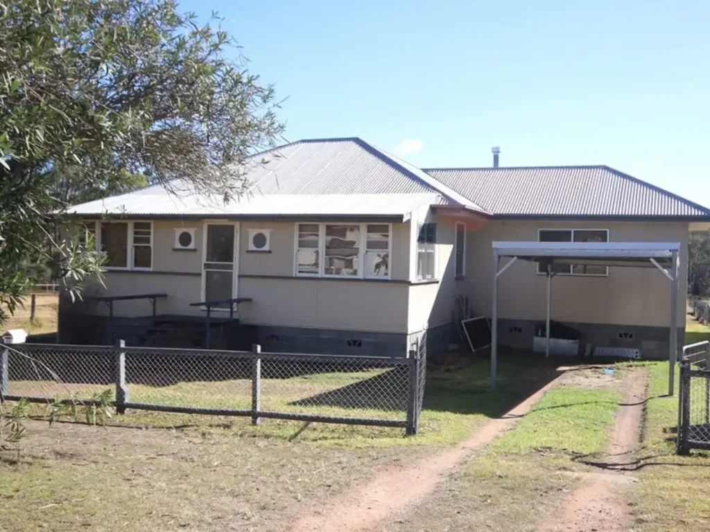28 Albert Street, Crows Nest, QLD 4355