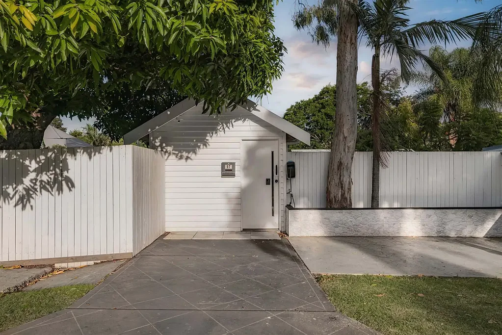 Wavell Heights 2房 Wavell Heights 蓝筹地段的绝佳机会与无限潜力 Exceptional Opportunity with Endless Potential in Blue-Chip Wavell Heights