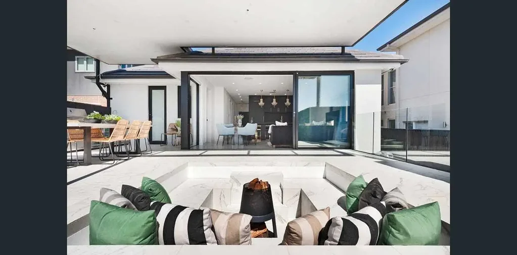Contemporary Luxury in a Prized Rodd Point Setting