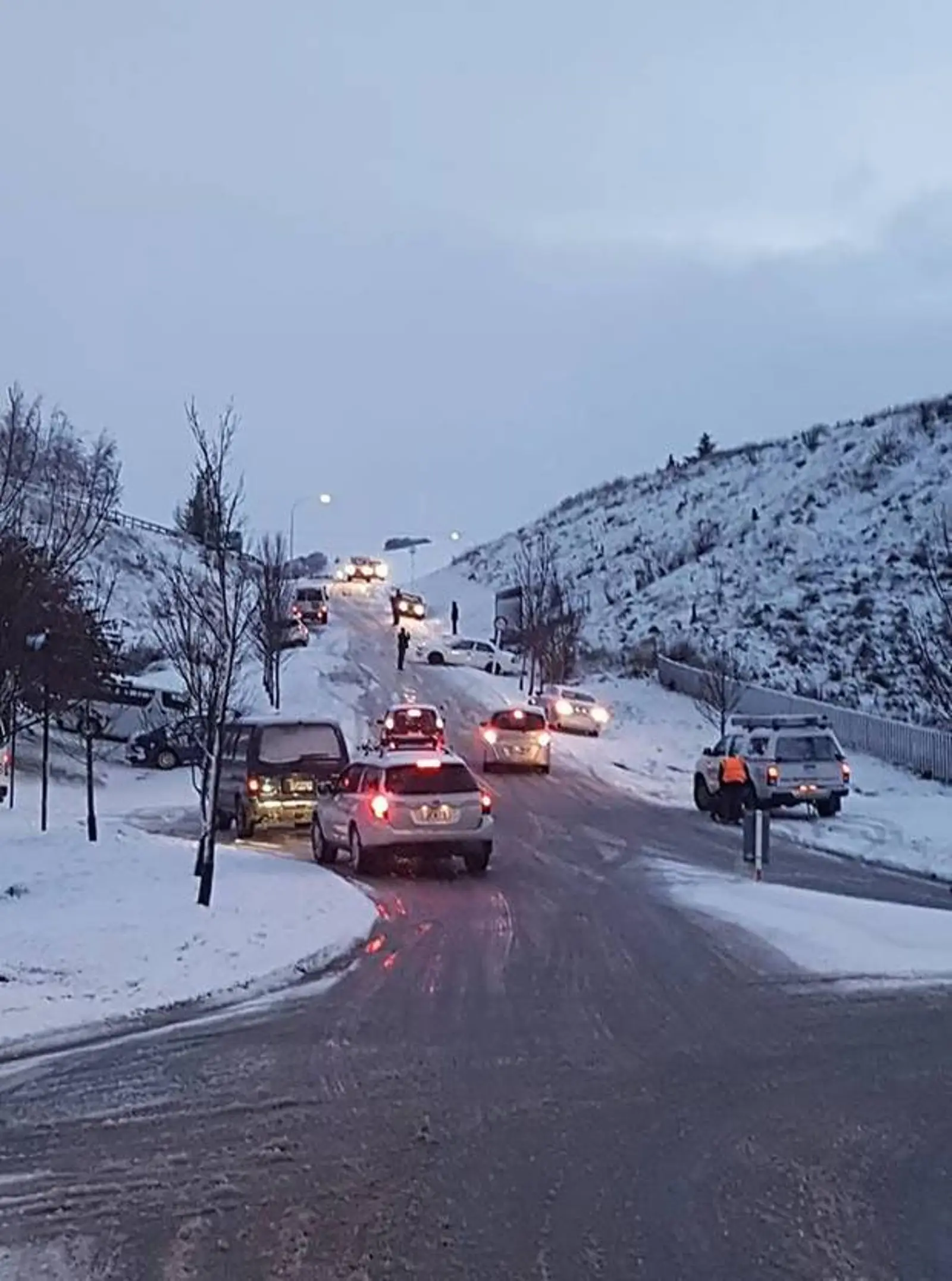 暴雪、强阵雨、冰雹席卷南岛，这些公路已经被关闭…