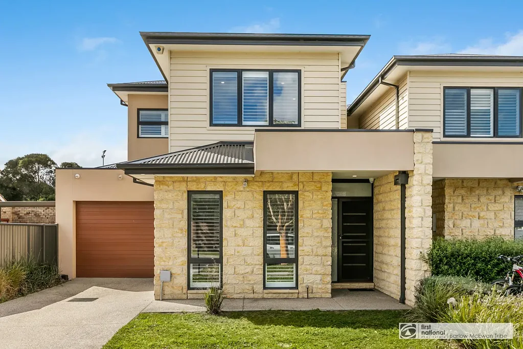 11 Stirling Avenue, Seaholme, VIC 3018