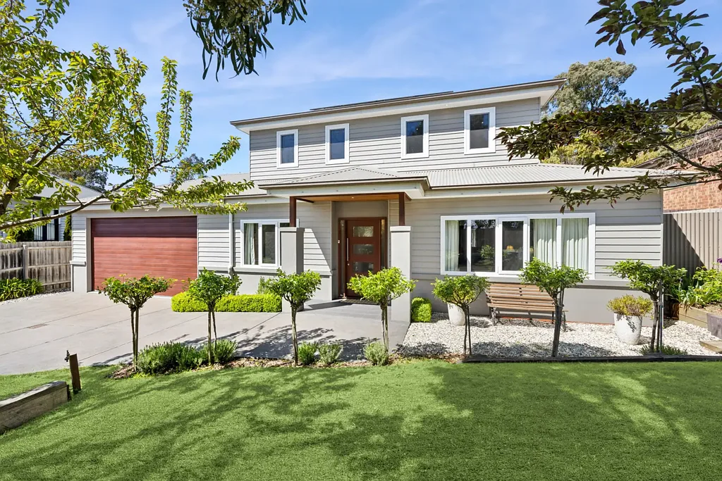 18 Gwendoline Avenue, Woodend, VIC 3442