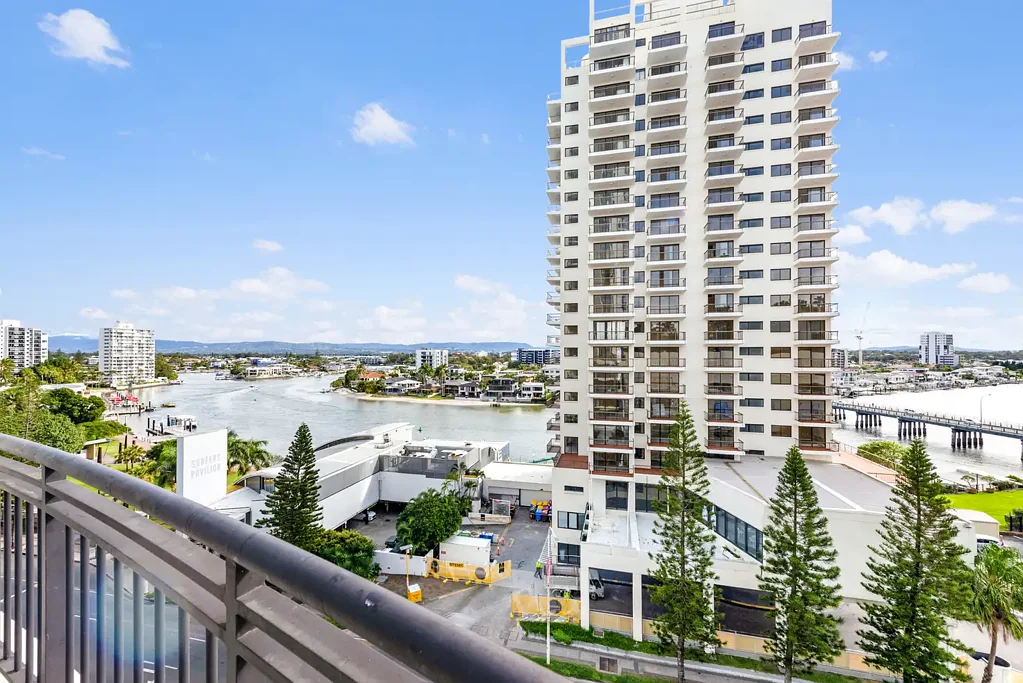 River and hinterland views in the Heart of Surfers Paradise