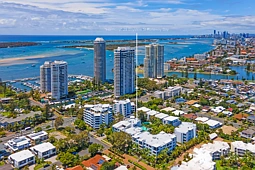 32i/20-28 Bayview Street, Runaway Bay