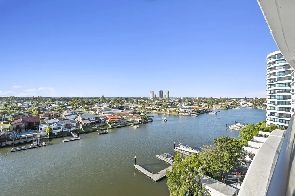 Biggera Waters 3部屋 Spacious Owner-Occupied 3-Bedroom + Study Apartment in Prestigious Waterpoint Residences