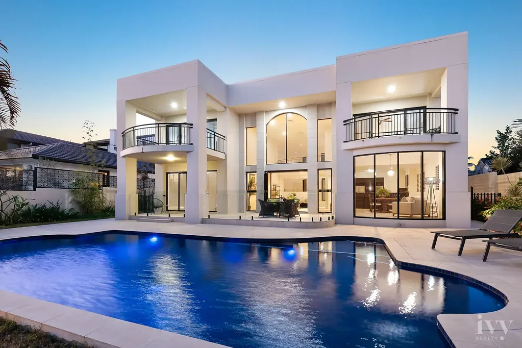 Paradise Point 4Zimmer Grand-Scale, Refined Waterfront Elegance
