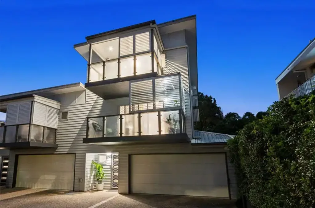 Morningside 4 Bedroom Love at first sight... beautiful duplex in a dream location!