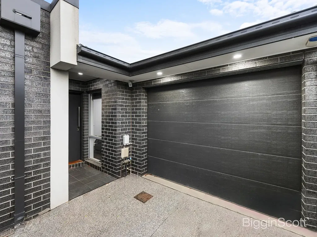 Space, Simplicity & Lifestyle - Townhouse Excellence in Booming Location!