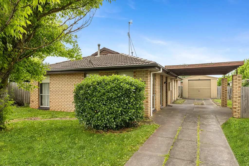 Wendouree 3कमरा Solid Potential in a Convenient Wendouree Location